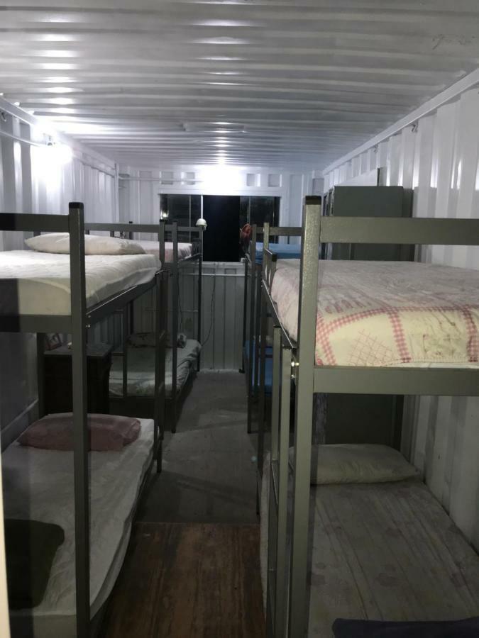 Dom Eco Hostel Containers Sao Sebastiao  Bagian luar foto