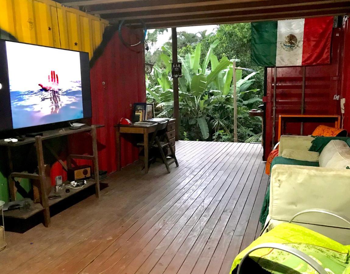 Dom Eco Hostel Containers Sao Sebastiao  Bagian luar foto