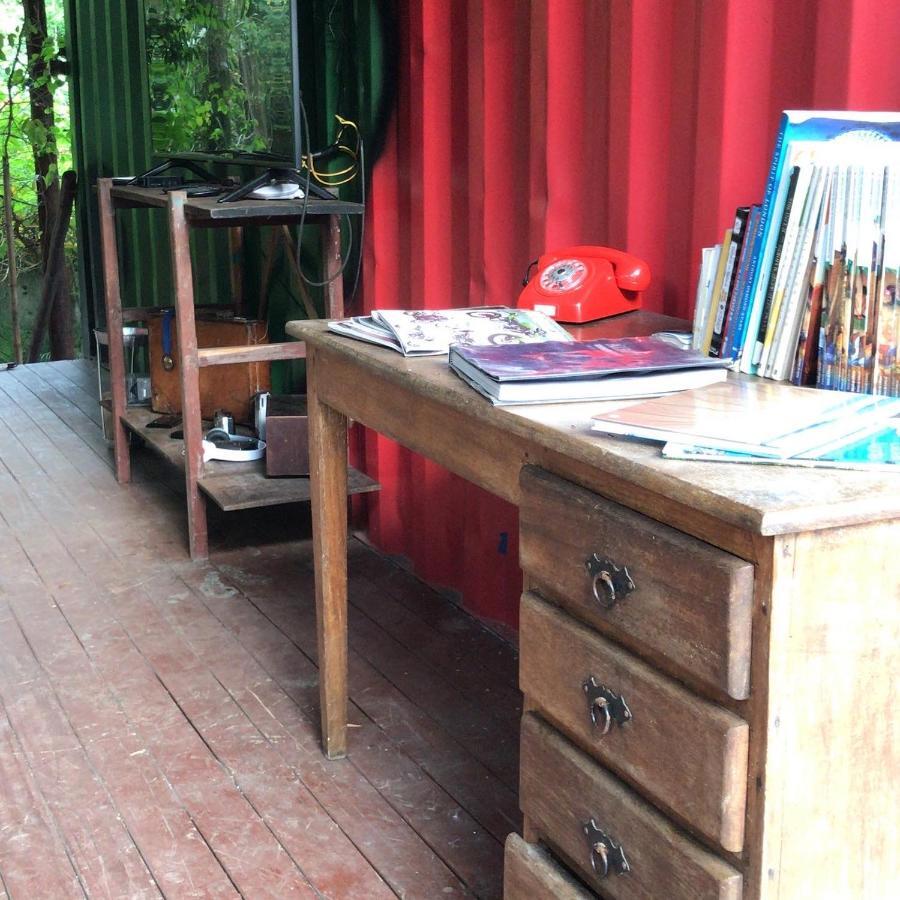 Dom Eco Hostel Containers Sao Sebastiao  Bagian luar foto